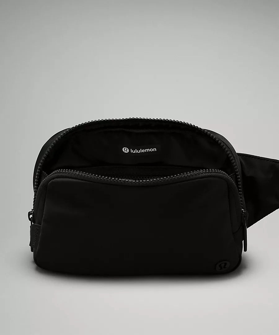 lululemon - Everywhere Belt Bag Large 2L - Black / Black
