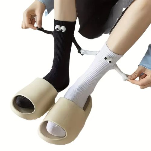 Googly Eyes Magnetic Friendship Crew Socks - Black